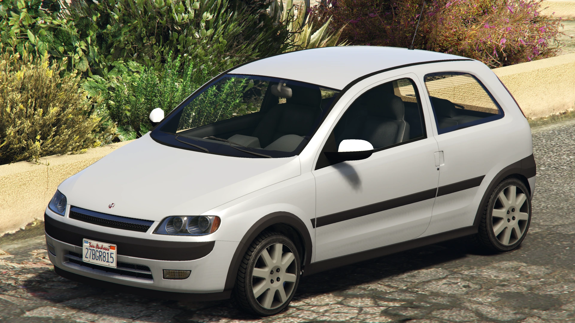 screenshot de GTA V montrant une voiture modèle Abso grise